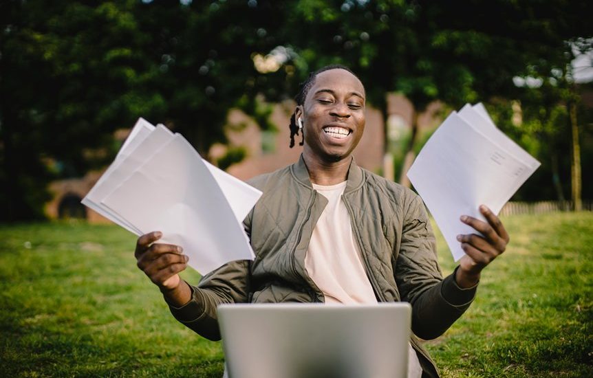 crafting captivating essay titles